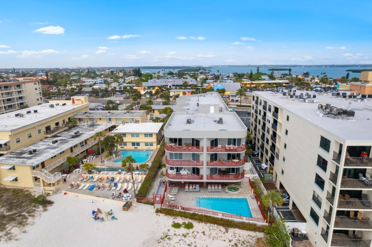 304 Crimson Condos St. Pete Beach Exterior photo